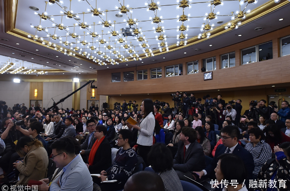 2018两会,听教育部部长谈:托幼服务和学前教育