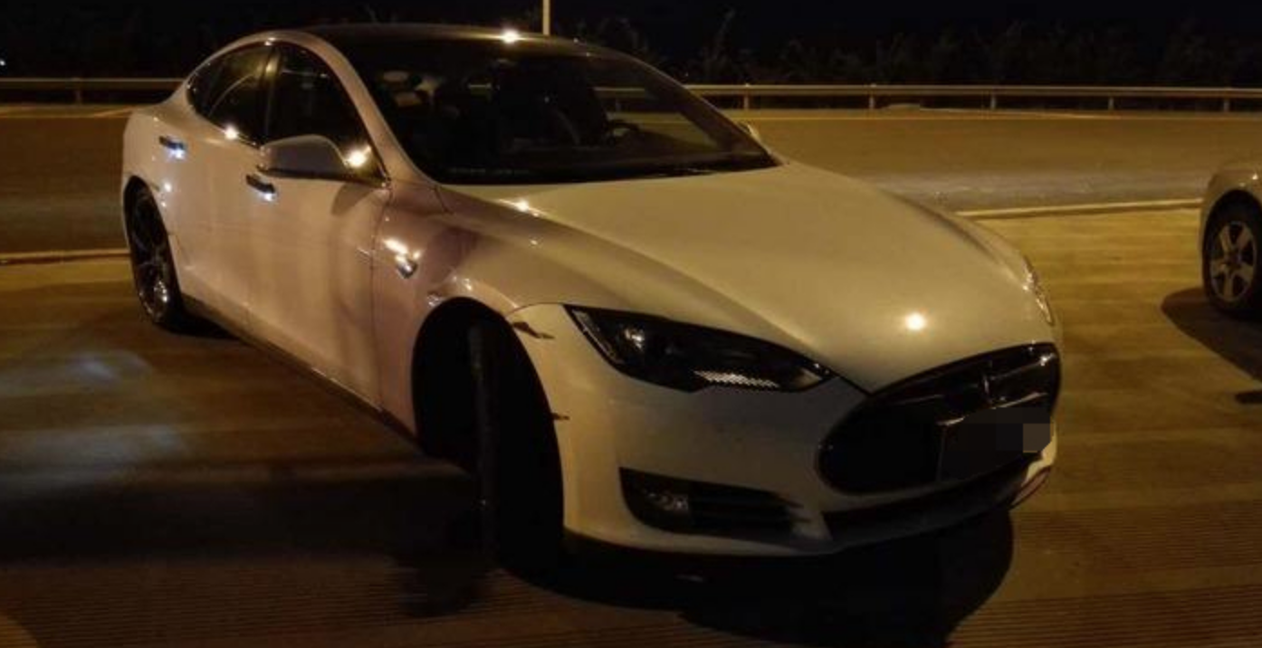 男子租豪车蹲守酒吧门口,专等女人,一天能赚2