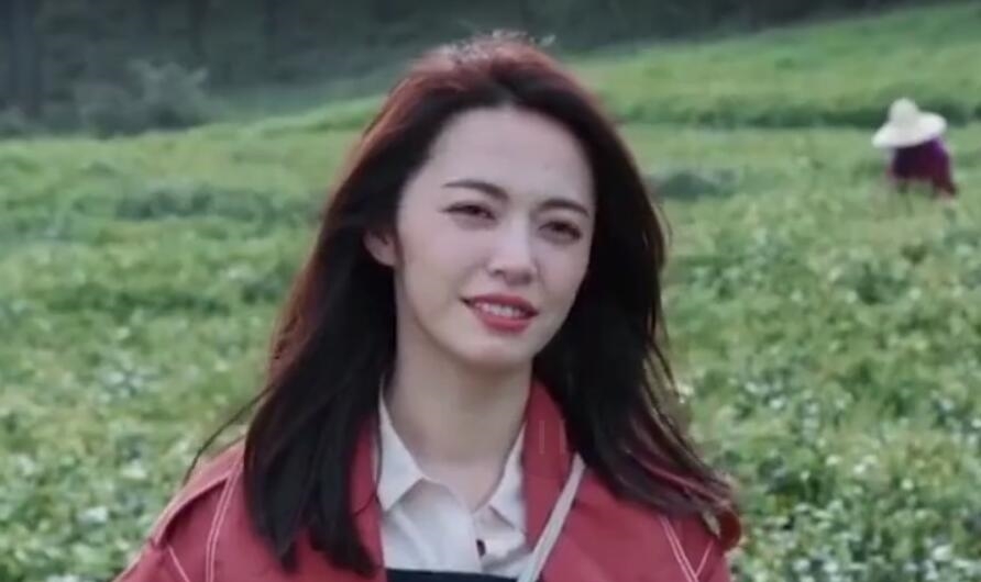 《都挺好》明玉石天冬大婚,看到柳青送的贺礼