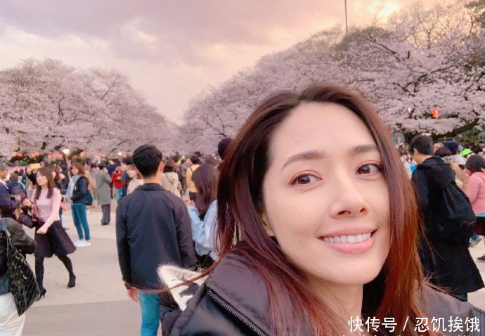 向佐郭碧婷合体,微博合照第一次官宣,日本浪漫