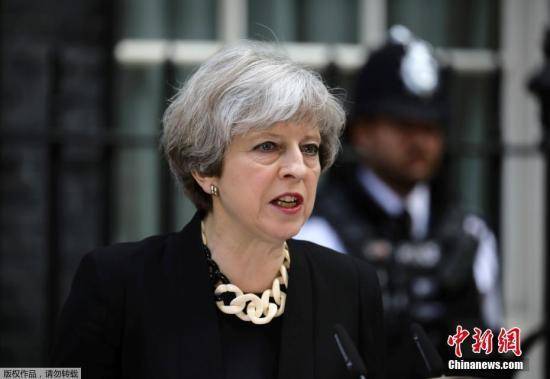英首相面临新压力 62名保守党议员要求\"硬脱欧\"