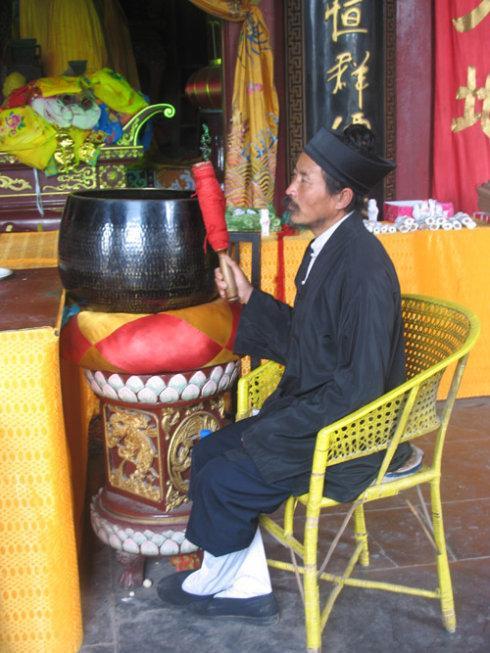 中国四大奇案: 南大女生碎尸案, 警方曾经招魂查