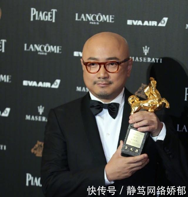 徐峥获奖感言584字,重点感谢12人,说完最后一