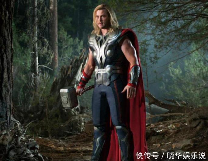 《复联》拍完后,雷神带走5把锤子,钢铁侠把标