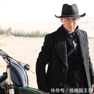 49岁张子健近照,三婚富婆妻子比他显老,演艺事