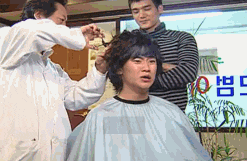 爆笑gif图: 每次去理发店我都是这个表情
