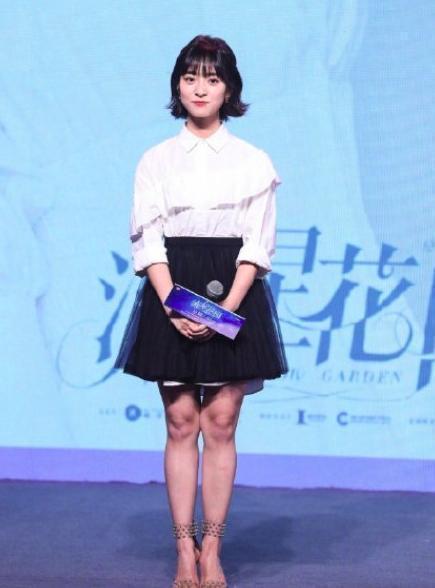 盘点娱乐圈那些拥有逆天大长腿的女明星们，每一个都是行走的腿精