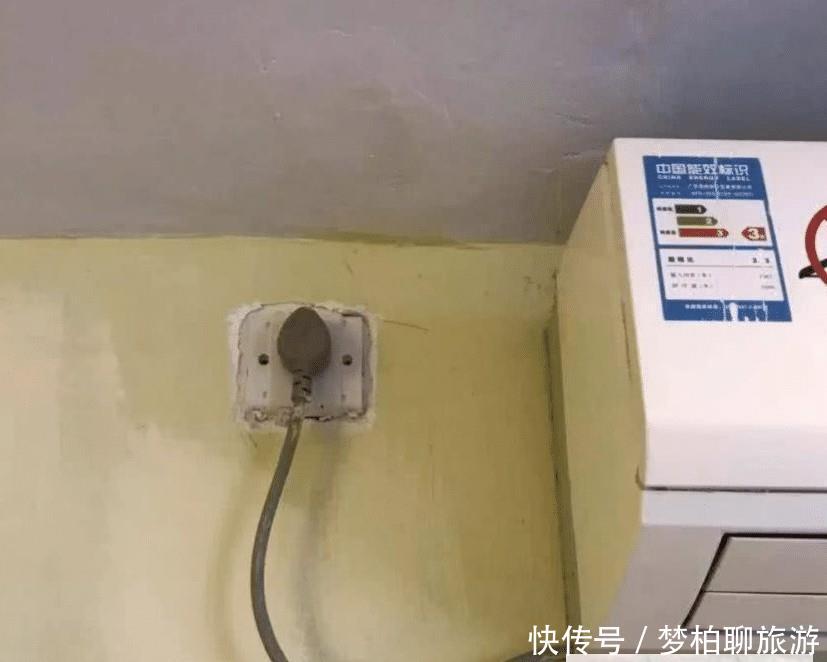 广州一男子住连锁酒店,发现房间插座有异样,上