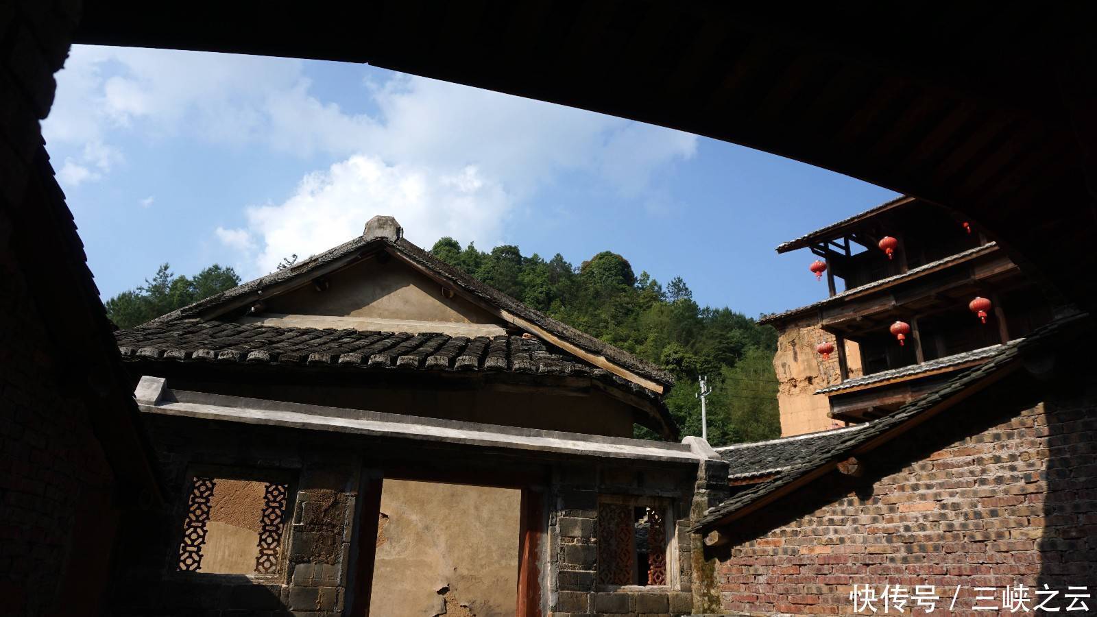 中国古建筑的一朵奇葩,福建永定土楼,神奇的山区民居冬暖夏凉