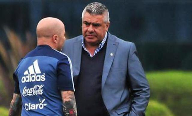 足球大爱 球迷感动!马拉多纳:愿意不要1分钱执