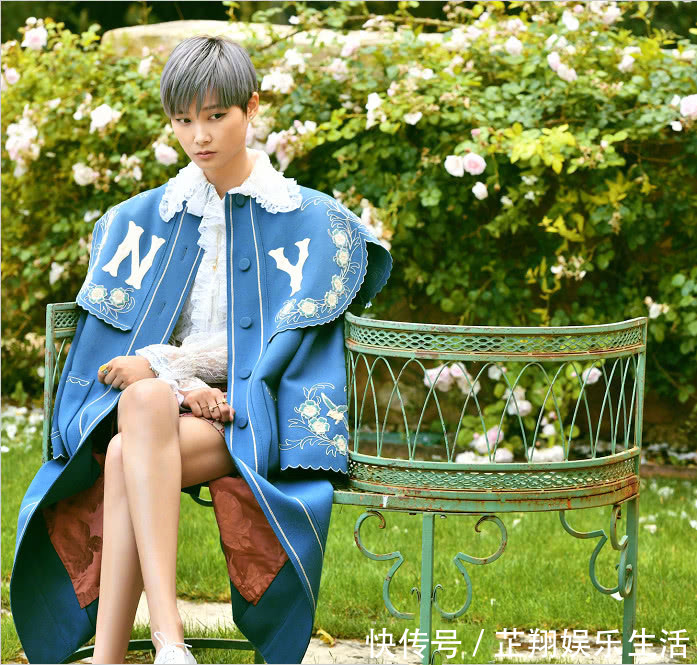 李宇春近照美出新高度,换身造型立马变女神,复