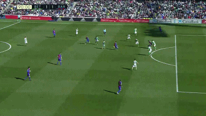 90分钟梅西中路直传,路易斯-苏亚雷斯禁区中路单刀推射破门.