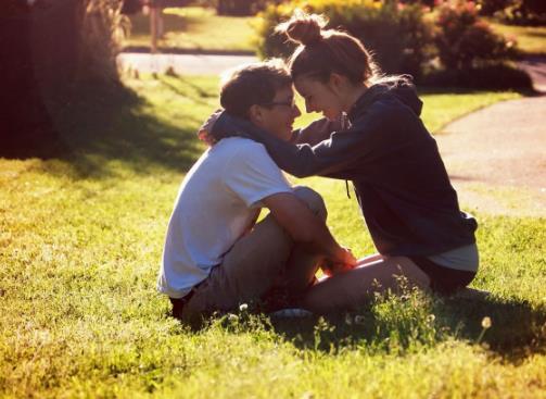 离婚两年,我带老婆去医院做检查,看到报告,我给