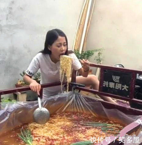搞笑鲍鱼GIF妹子:美女,血糖吃不完也不浪费了血脂图片高可不可以吃面条图片