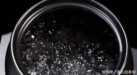 这5种水不要给宝宝冲奶粉 否则增加肾脏负担