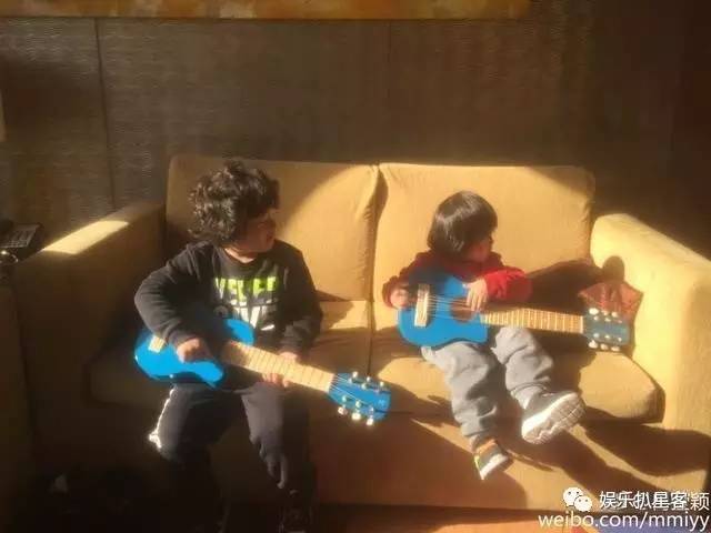 奥莉当姐姐Kimi当哥哥 星二代的弟弟妹妹也超萌