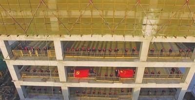 新乡故事:新乡市千名劳模万名职工同唱一首歌