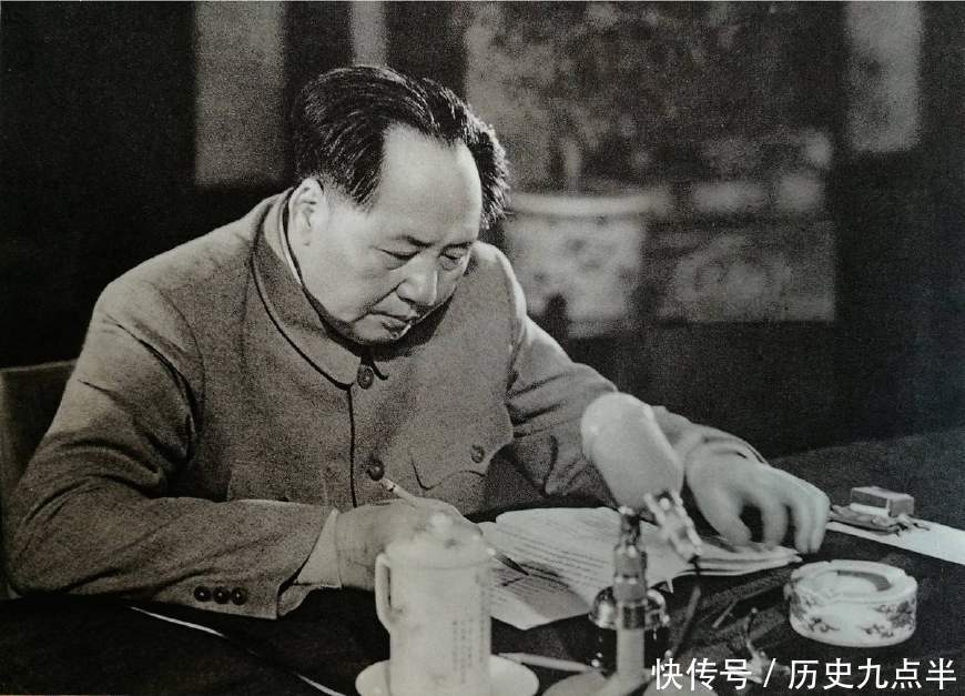 他是新中国“一号烈士”,毛主席为他数次落泪,活着必是十大元帅