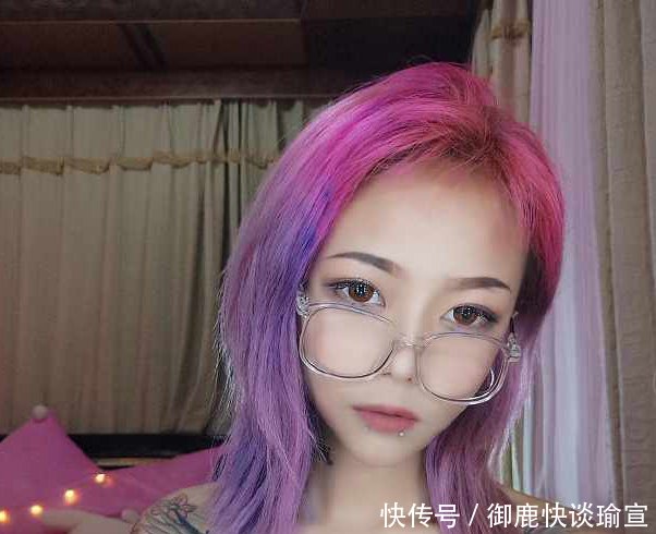 杨清柠好友顾茜茜现身,身上纹身亮眼,还记得当