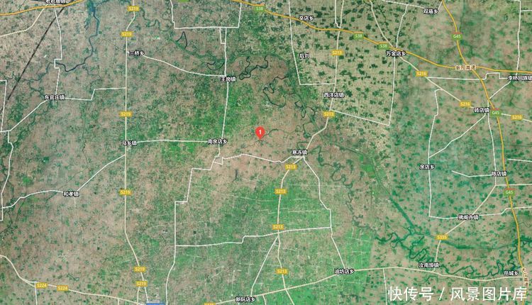 河南有一古桥,桥下插一把千年宝剑,几百年来没有人敢拿走!