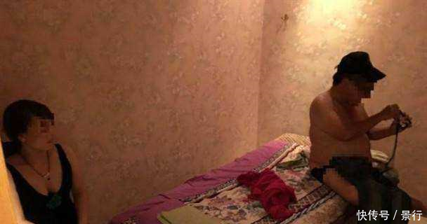 丈夫偷私房钱跟朋友去按摩店，发现妻子在接待，妻子为了养你！