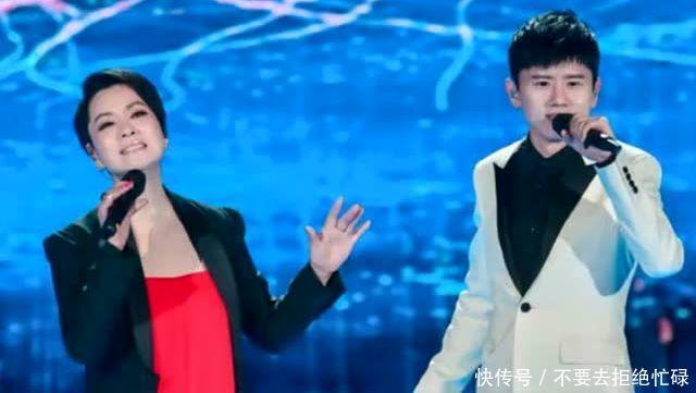 身价高达175亿,比那英还红,曾为爱隐退43岁才