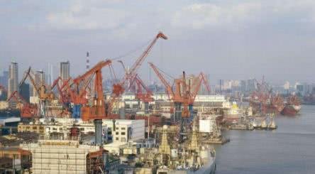 上海、大连造船厂,哪一个造航母能力更强这里