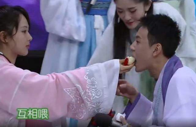 井柏然女朋友,鹿晗女朋友,秦俊杰女朋友,都输给