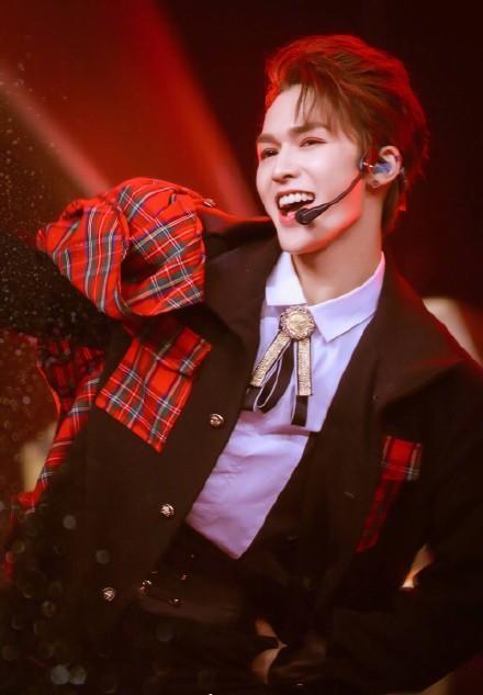 生》中最有担当的队长,人间仙子朱正廷生日快