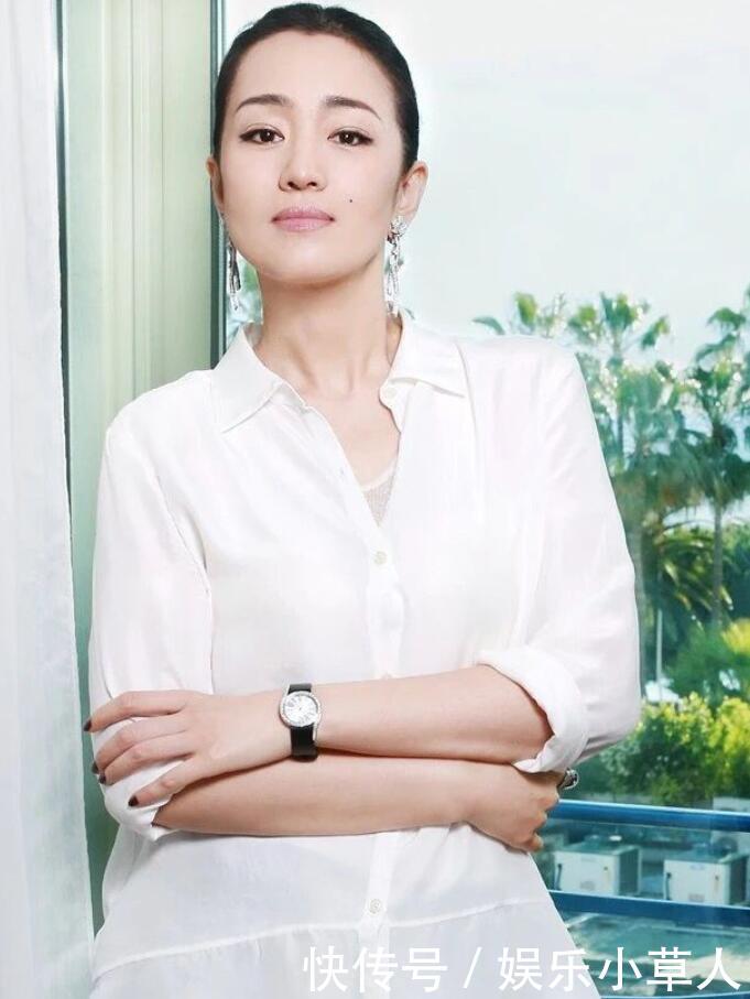 同样年过50,同样没有孩子,巩俐和她的差别却这