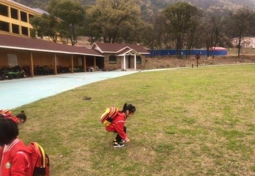 临湘市图书馆幼儿园开展小小志愿者服务活动