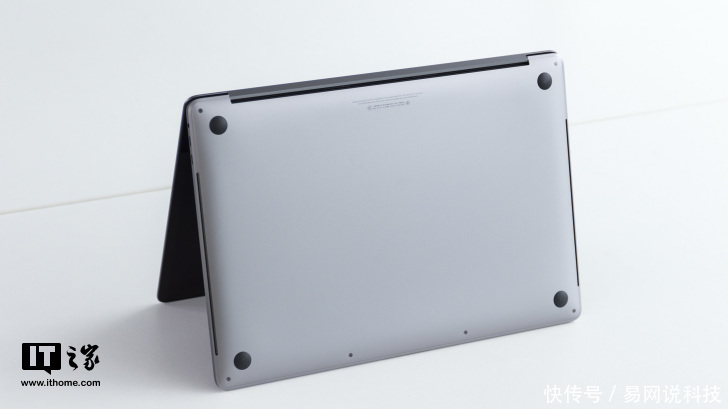 苹果macbook pro 2015款15寸 t01478b3633064fdff9.jpg