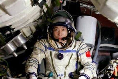 她是杨利伟亲自面试的中国首位女宇航员,现已