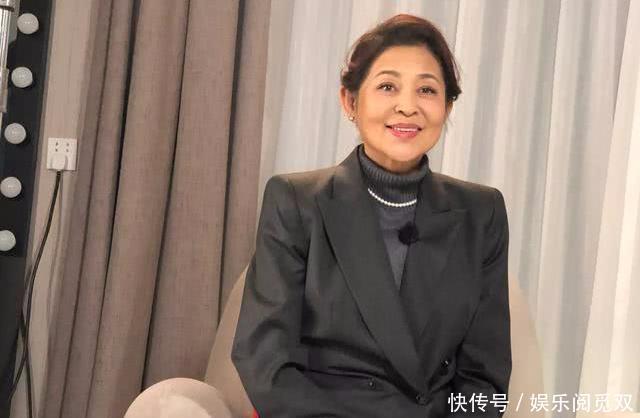 倪萍晒最新照片,地段很朴素,之前美国移民事件