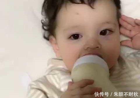 她到孩子6岁才断奶,孩子上学还要回家吃奶