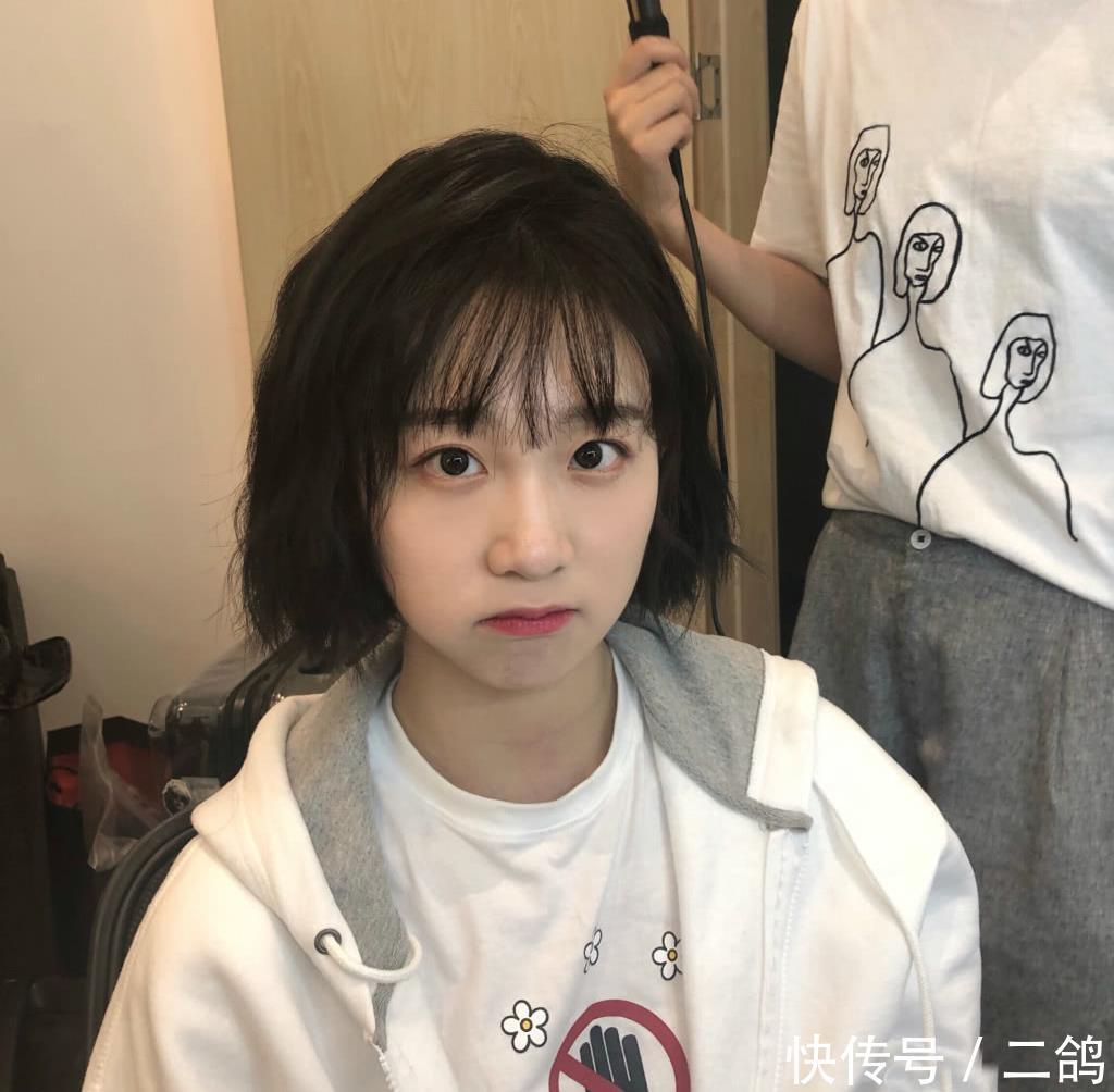 吴宣仪回归火箭少女后与豆子李子璇相约,深夜