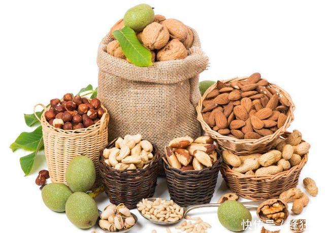 你知道吃坚果的好处和坏处有哪些吗?什么人不