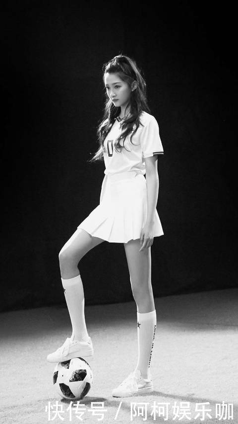 关晓彤被爆出任世界杯少年足球队荣誉队长?