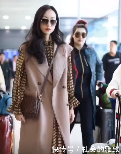 韩雪遭猥琐男机场表白,6个字霸气,网友:女神威