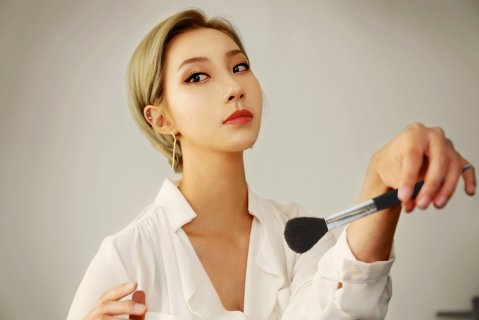 听说你的蜜粉选错了,补妆补到手抖?