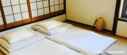 知道日本人为什么宁愿睡地板,也从不选择睡床