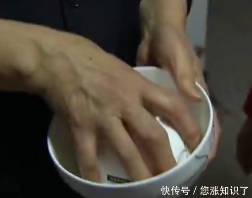 怎么种大蒜省时省力 t014fbf4edc427b69b2.jpg?size=510x402