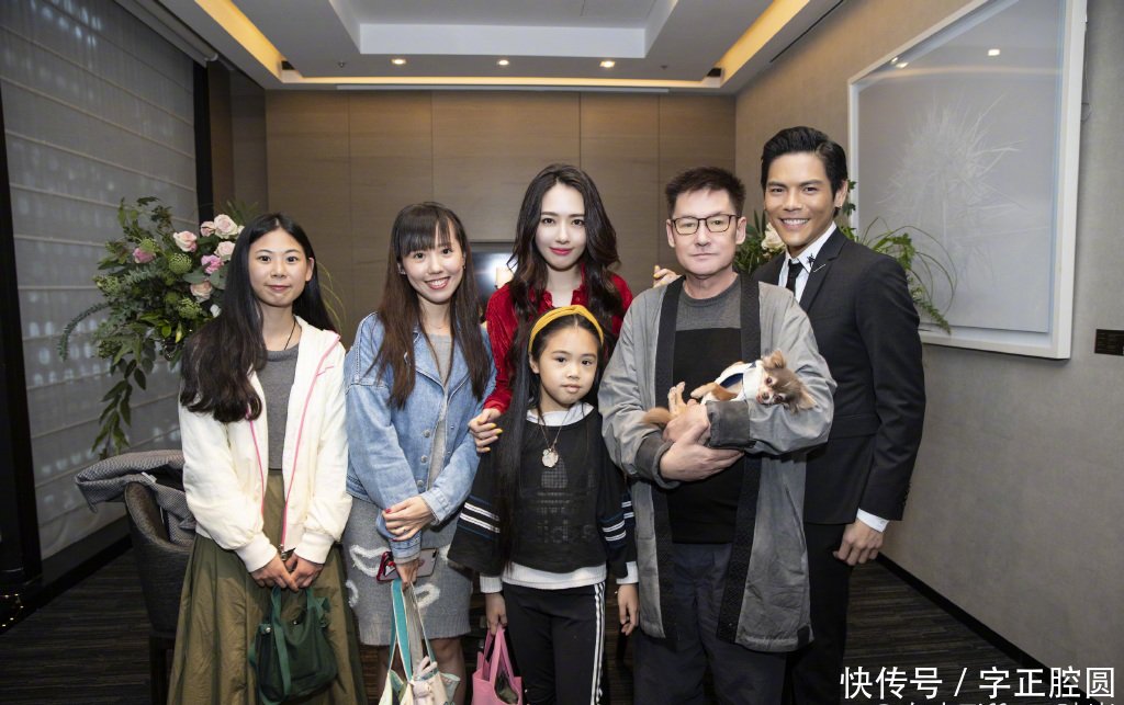 向佐求婚郭碧婷成功,双方恩爱有加,女方希望能