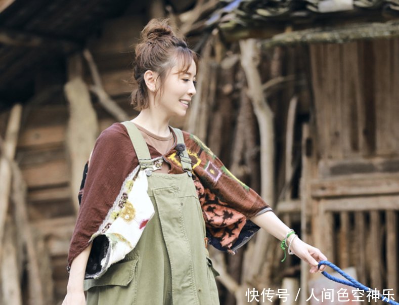 黄雅莉想上快本唱歌,谁注意到何炅说了啥?