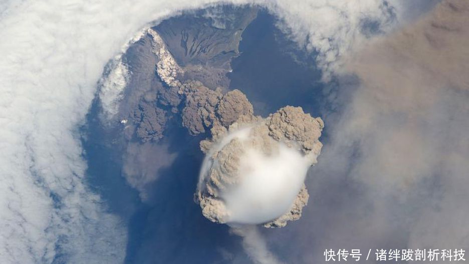 NASA发布10张的火山照片,直径600公里,你肯定没见过!