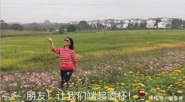 几组经典中老年人拍照姿势,快来看看是不是有