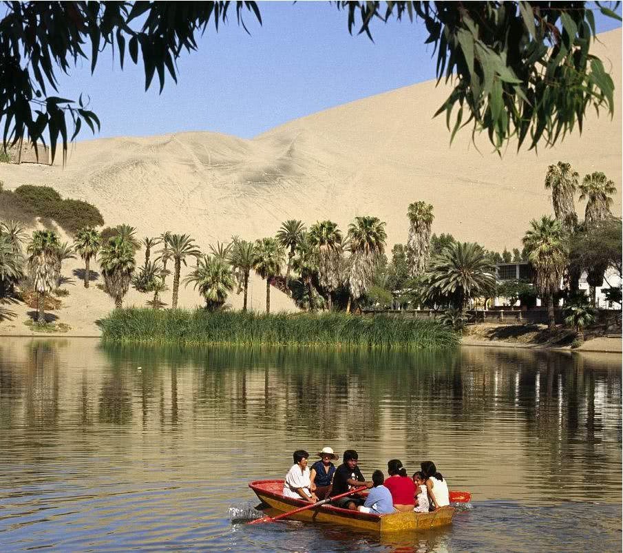 沙漠中这个绿洲村落，美的像海市蜃楼，湖水还能治病