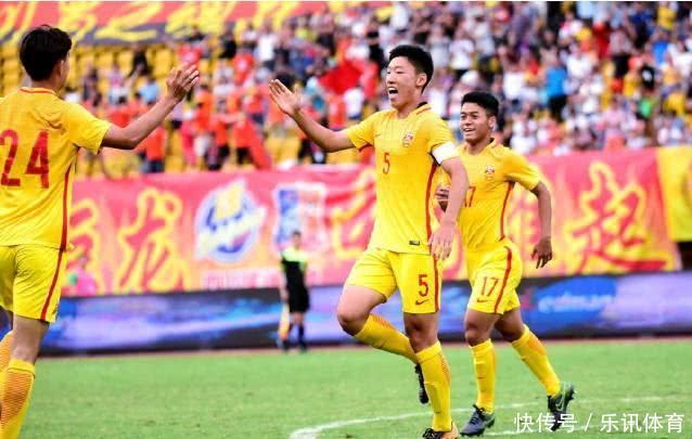 中国U19男足全胜夺冠!2:1英格兰 3:1乌拉圭 4: