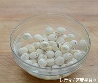 女人雌激素不足,多吃它,妇科疾病不靠近,补