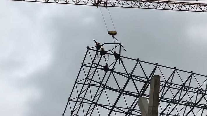 网架结构施工视频(“网架结构施工视频”可以通过以下途径获取相关信息) 装饰工装施工 第2张 网架结构施工视频(“网架结构施工视频”可以通过以下途径获取相关信息) 装饰工装施工 第2张